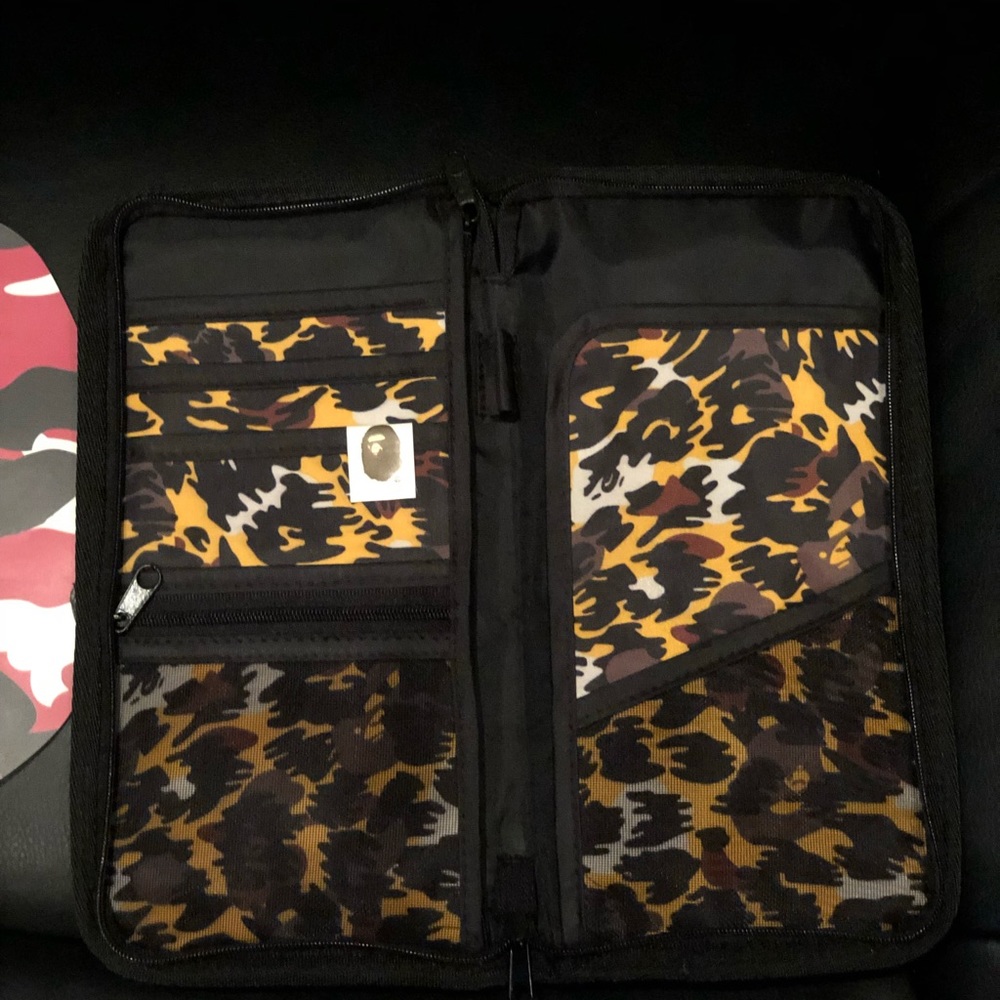 BAPE®️— Camo organizer/passport holder